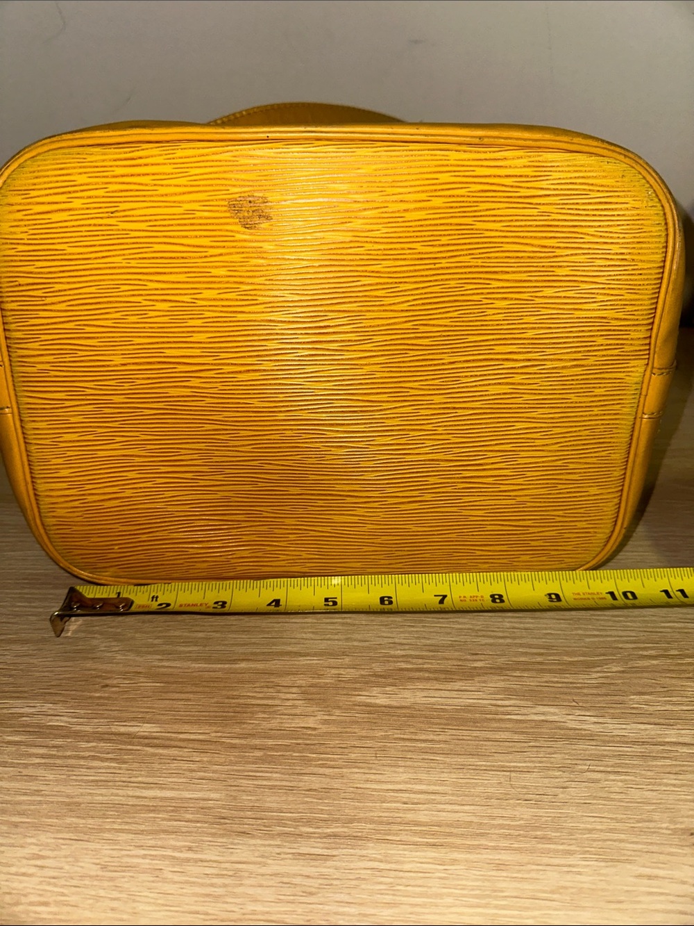 Louis Vuitton Yellow Epi Leather Drawstring Hobo - Picture 14 of 16
